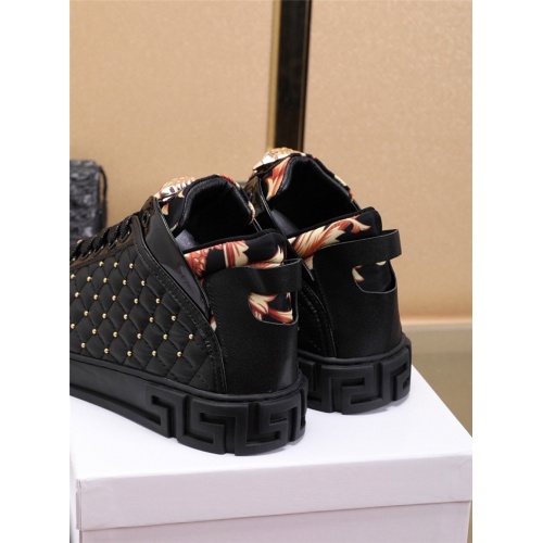 Replica Versace Casual Shoes For Men #829923 $82.00 USD for Wholesale