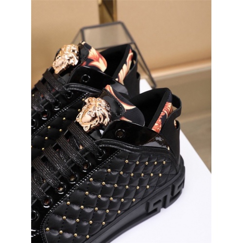 Replica Versace Casual Shoes For Men #829923 $82.00 USD for Wholesale