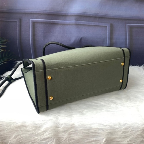 Replica Fendi AAA Quality Handbags For Women #833962 $96.00 USD for Wholesale