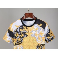 $25.00 USD Versace T-Shirts Short Sleeved For Men #830786