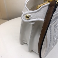 $170.00 USD Fendi AAA Messenger Bags For Women #831238