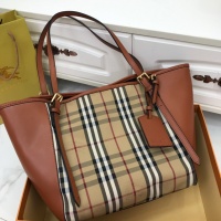 $92.00 USD Burberry AAA Handbags For Women #833949