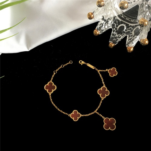 Van Cleef & Arpels Bracelets For Women #835362