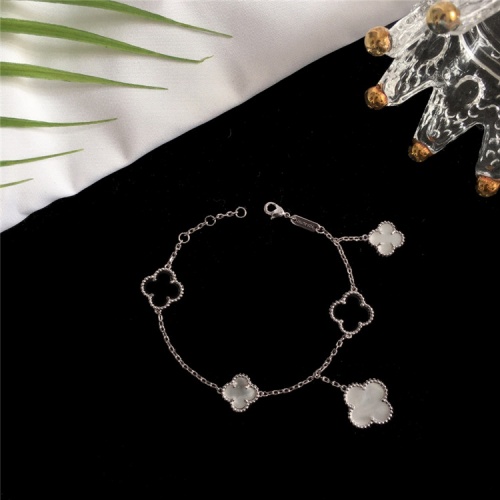 Van Cleef &amp; Arpels Bracelets For Women #835375 $42.00 USD, Wholesale Replica Van Cleef &amp; Arpels Bracelets