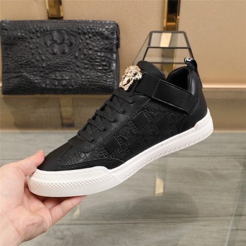 Replica Versace Casual Shoes For Men #839572 $82.00 USD for Wholesale