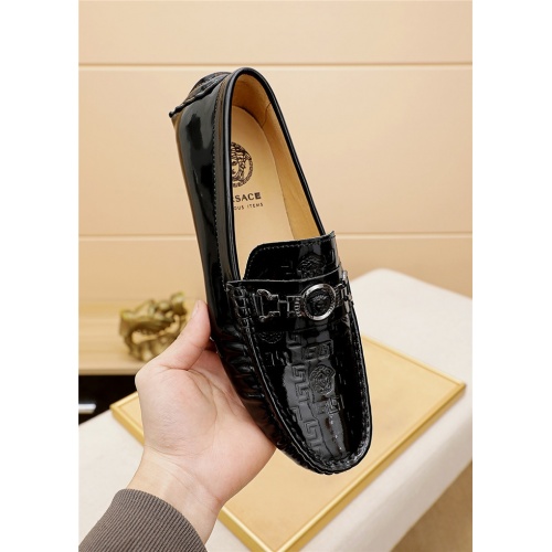 Replica Versace Casual Shoes For Men #839922 $68.00 USD for Wholesale