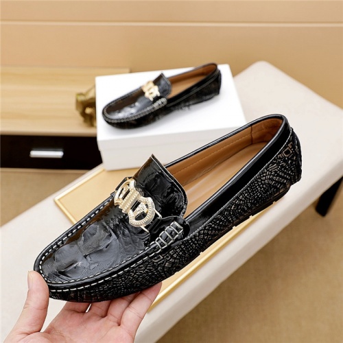 Replica Versace Casual Shoes For Men #839924 $76.00 USD for Wholesale