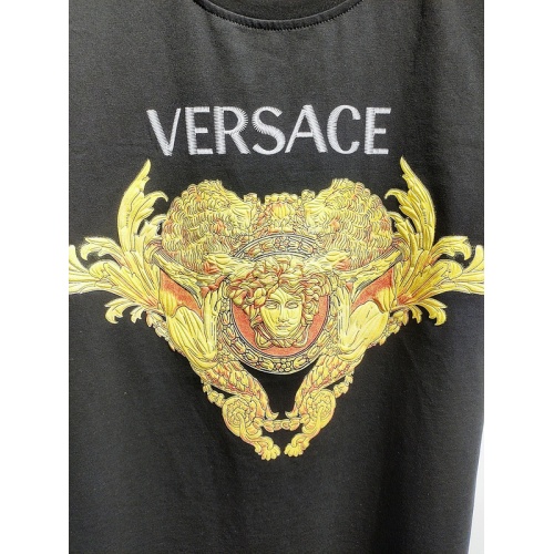 Replica Versace T-Shirts Short Sleeved For Men #840026 $26.00 USD for Wholesale