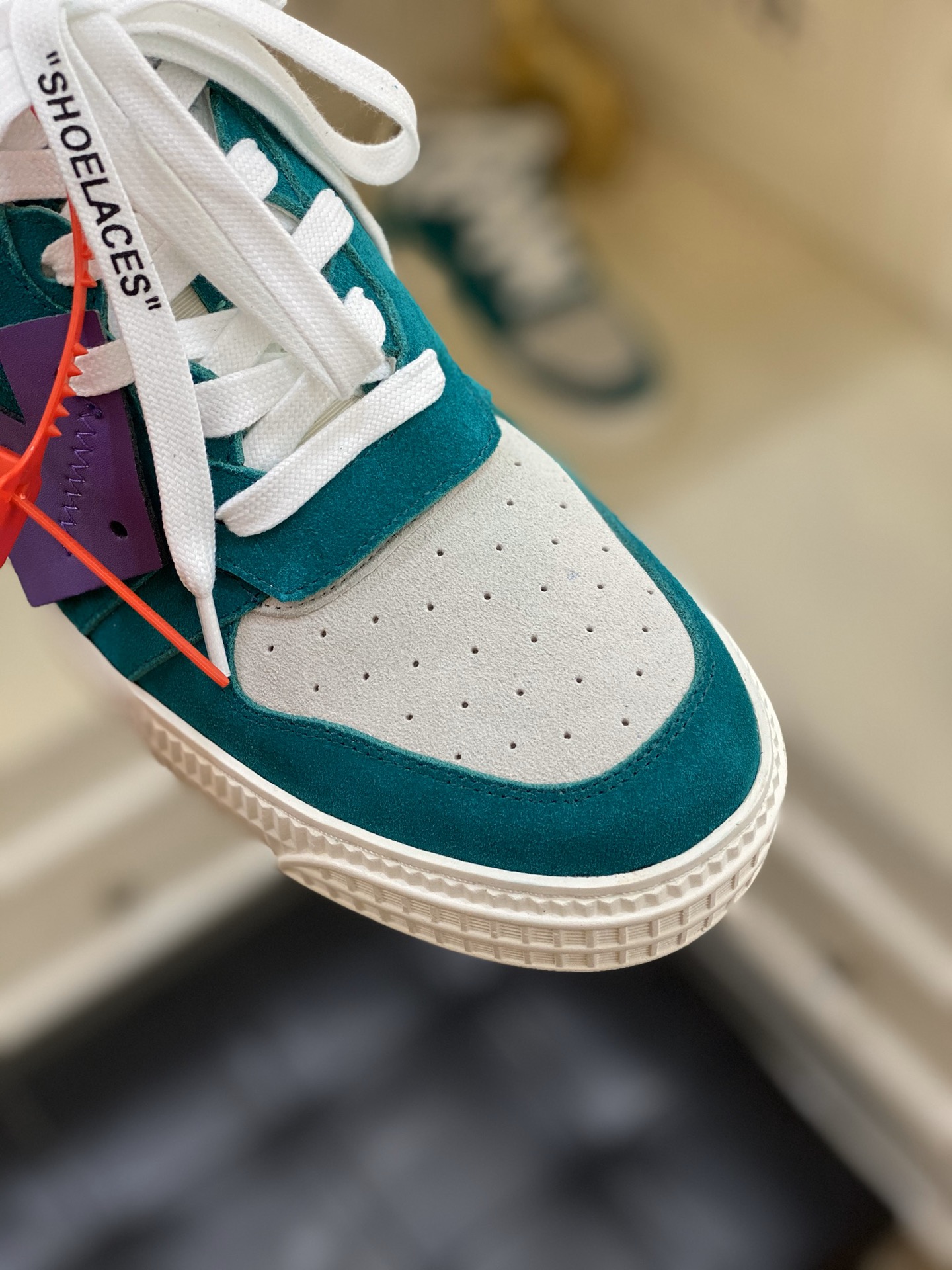 nike off white hightops