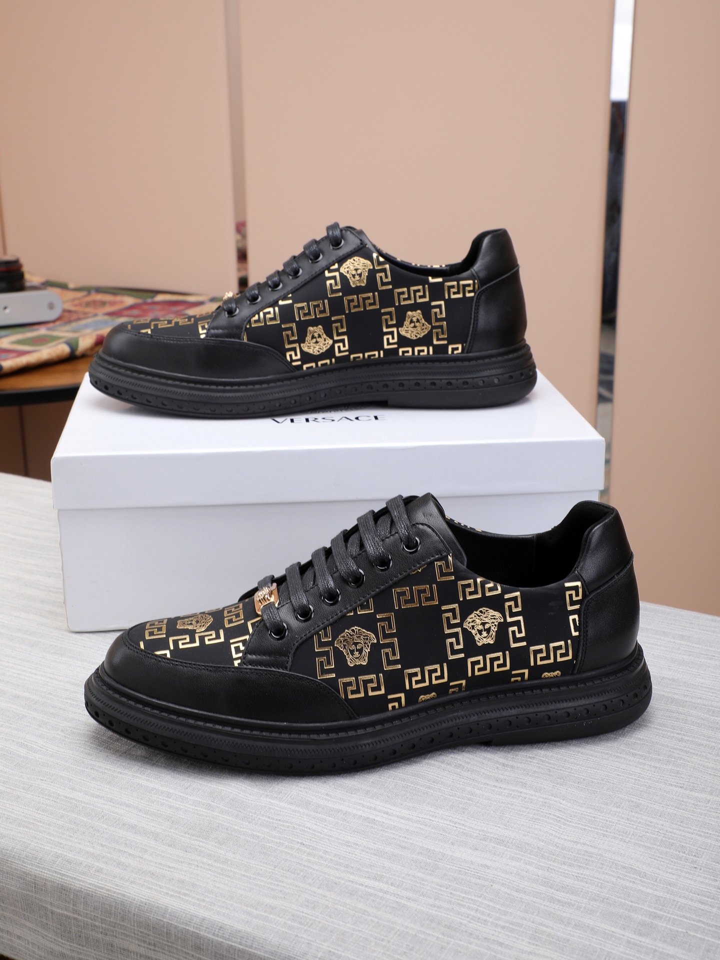 shoes with split toe