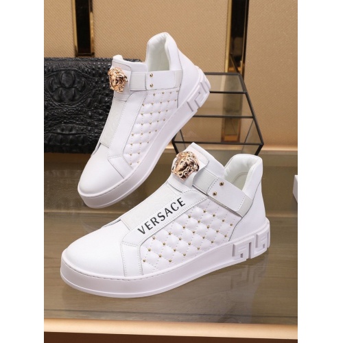 Replica Versace Casual Shoes For Men #841914 $88.00 USD for Wholesale
