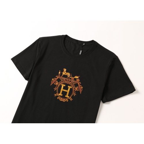Replica Hermes T-Shirts Short Sleeved For Men #844471 $25.00 USD for Wholesale