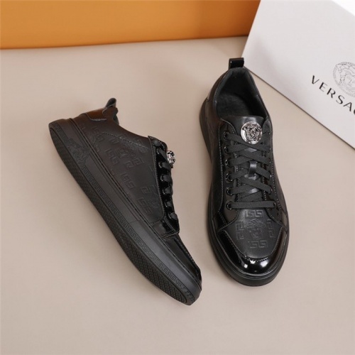 Replica Versace Casual Shoes For Men #844841 $88.00 USD for Wholesale