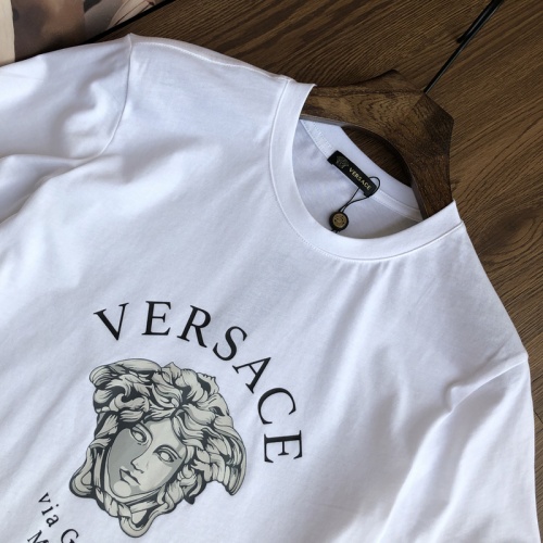 Replica Versace T-Shirts Short Sleeved For Men #845322 $27.00 USD for Wholesale