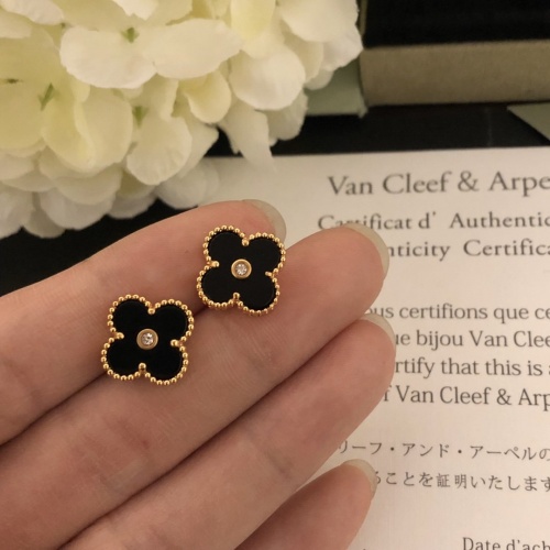 Van Cleef &amp; Arpels Earrings #851354 $32.00 USD, Wholesale Replica Van Cleef &amp; Arpels Earrings