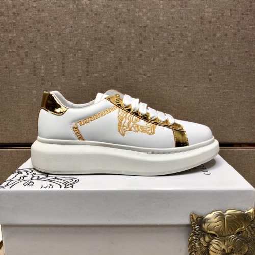 Replica Versace Casual Shoes For Men #851574 $82.00 USD for Wholesale