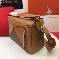 $96.00 USD LOEWE AAA Messenger Bags For Women #843608