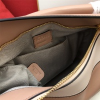 $96.00 USD LOEWE AAA Messenger Bags For Women #843611
