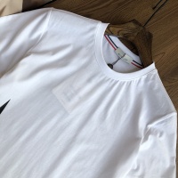 $27.00 USD Moncler T-Shirts Short Sleeved For Men #845278