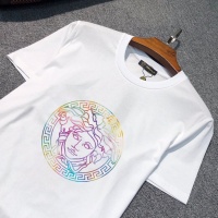 $36.00 USD Versace T-Shirts Short Sleeved For Men #850601