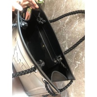 $160.00 USD Fendi AAA Quality Handbags For Women #854041