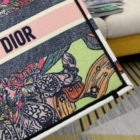 $76.00 USD Christian Dior AAA Handbags For Women #854302