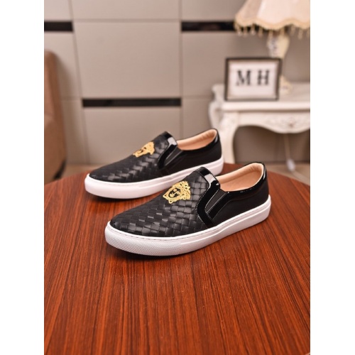 Replica Versace Casual Shoes For Men #859310 $76.00 USD for Wholesale