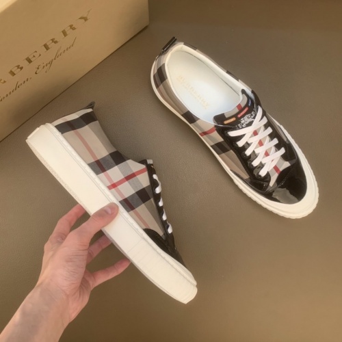 Replica Burberry Casual Shoes For Men #859518 $72.00 USD for Wholesale