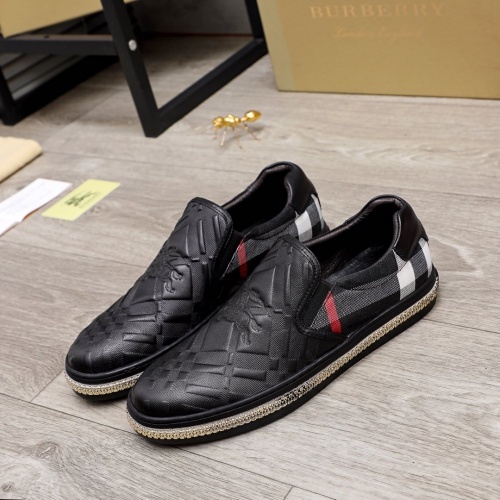 Replica Burberry Casual Shoes For Men #859562 $76.00 USD for Wholesale