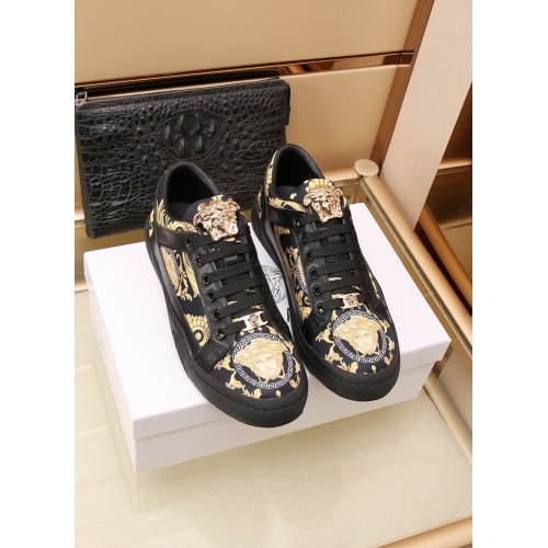 Versace Casual Shoes For Men #862645