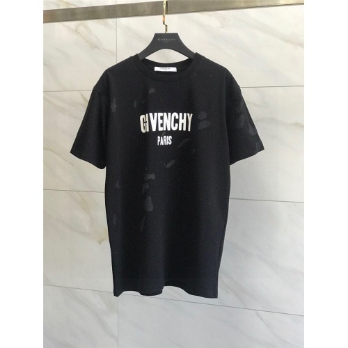 Givenchy T-Shirts Short Sleeved For Unisex #863231 $65.00 USD, Wholesale Replica Givenchy T-Shirts