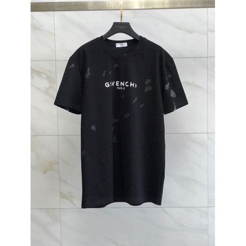 Givenchy T-Shirts Short Sleeved For Unisex #863236 $65.00 USD, Wholesale Replica Givenchy T-Shirts