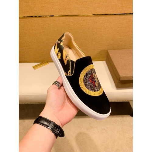 Replica Versace Casual Shoes For Men #866758 $76.00 USD for Wholesale