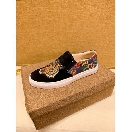 Replica Versace Casual Shoes For Men #866760 $76.00 USD for Wholesale
