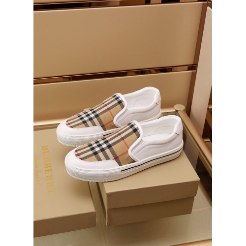 Replica Burberry Casual Shoes For Men #867575 $85.00 USD for Wholesale