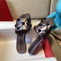 $85.00 USD Valentino Slippers For Women #857374