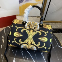 $112.00 USD Versace AAA Quality Handbags For Women #866336