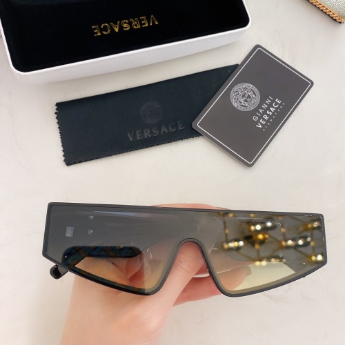 Versace AAA Quality Sunglasses #870211