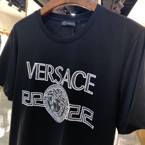 Replica Versace T-Shirts Short Sleeved For Men #873320 $41.00 USD for Wholesale