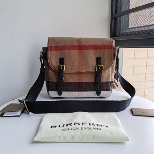 Burberry AAA Man Messenger Bags #874522 $185.00 USD, Wholesale Replica Burberry AAA Man Messenger Bags