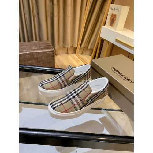 Burberry Casual Shoes For Women #877010