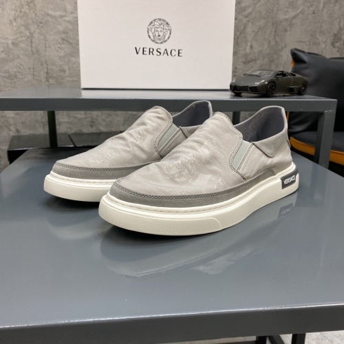 Versace Casual Shoes For Men #877444