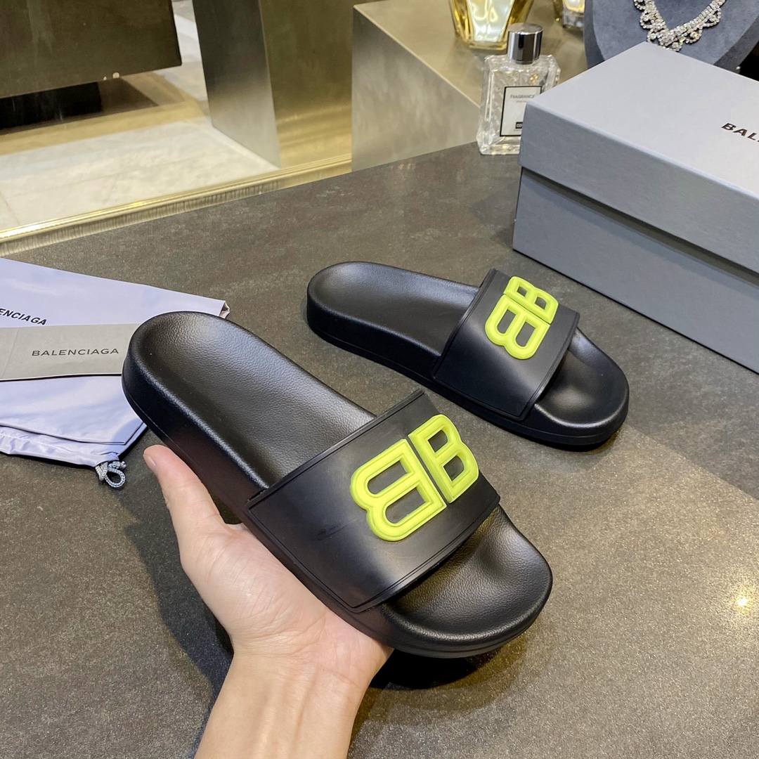mens balenciaga slippers