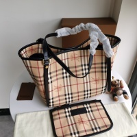 $175.00 USD Burberry AAA Handbags For Women #873904