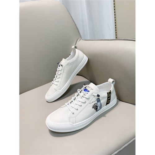 Versace Casual Shoes For Men #880594