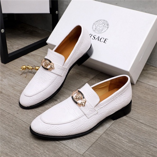 Versace Leather Shoes For Men #881409