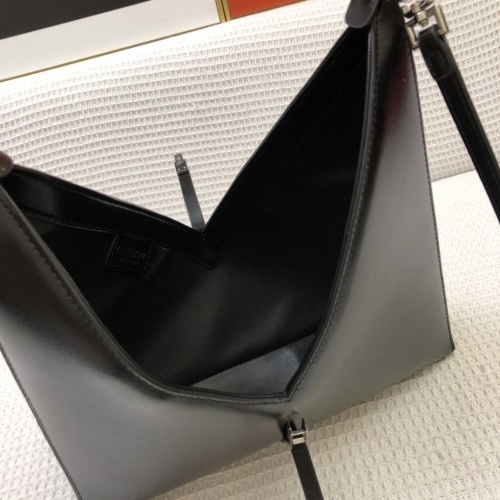 Replica Givenchy AAA Quality Messenger Bags For Women #881908 $105.00 USD for Wholesale