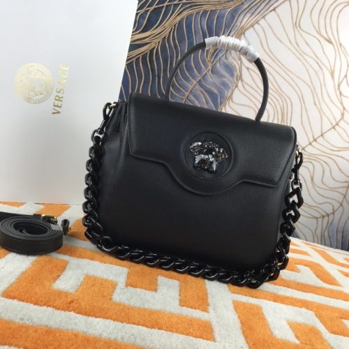 Versace AAA Quality Messenger Bags For Women #881923 $170.00 USD, Wholesale Replica Versace AAA Quality Messenger Bags