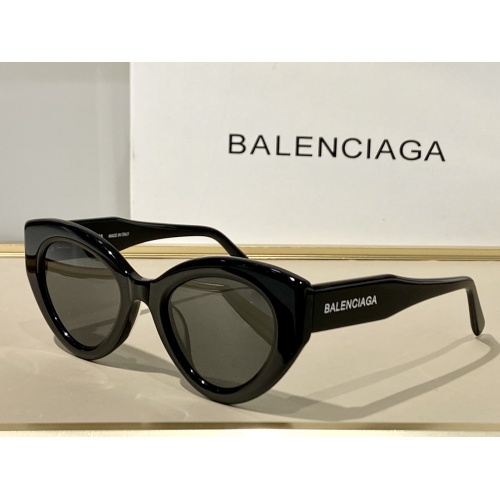 Balenciaga AAA Quality Sunglasses #883515