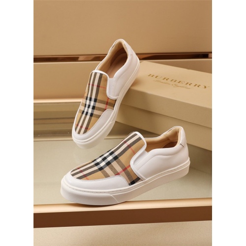 Burberry Casual Shoes For Men #886403